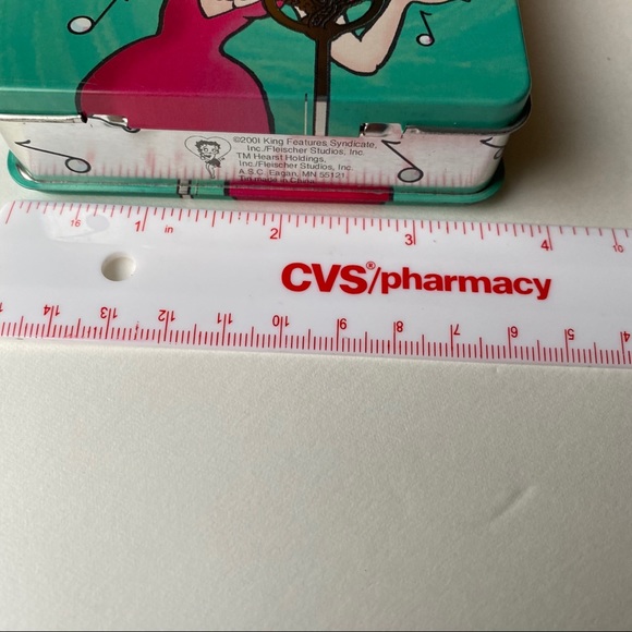 ✨EUC Betty Boop Keychain & Tin Mini Suitcase - Picture 6 of 14